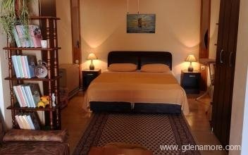 3 apartmana u Igalu, ενοικιαζόμενα δωμάτια στο μέρος Igalo, Montenegro